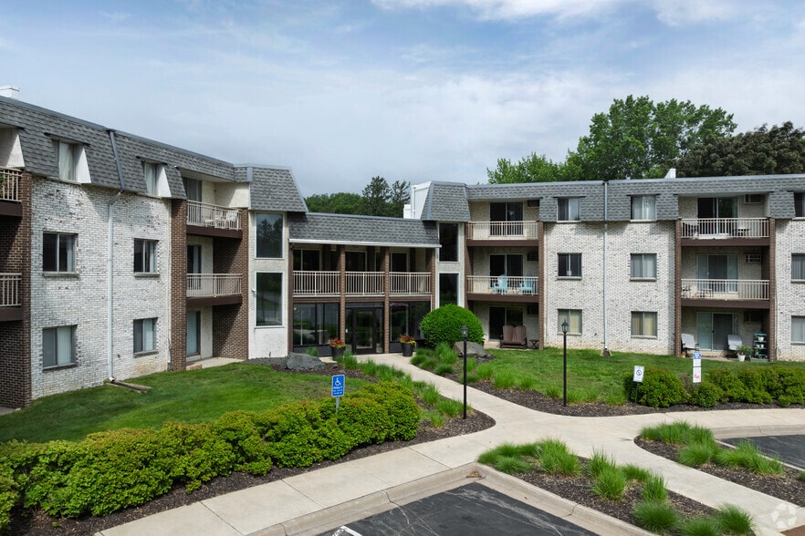White Bear Royal Apartments - White Bear Royal