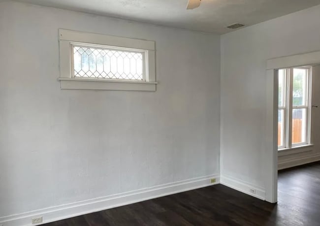 Building Photo - 4 Bedroom 2 Bath in Townsend!