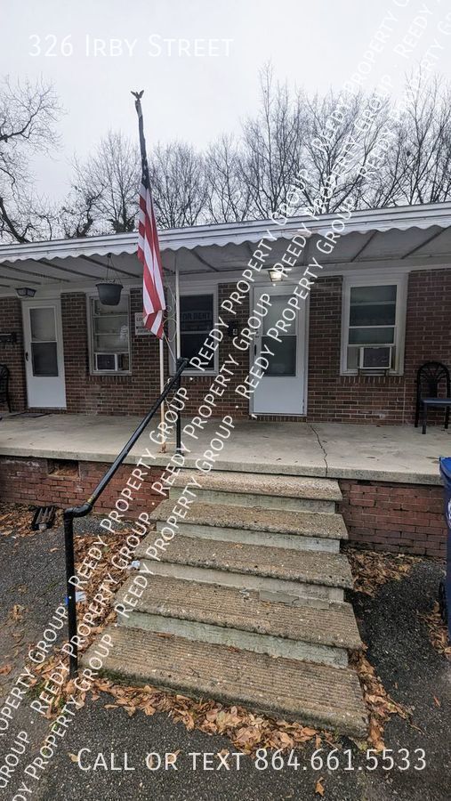 Building Photo - One Bedroom CLOSE TO DOWNTOWN WOODRUFF
