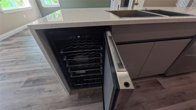 Building Photo - 1835 Brentwood Ct
