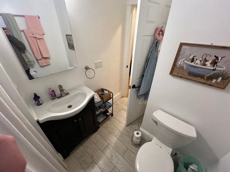 Building Photo - 42-44 Gorham St. Unit 1