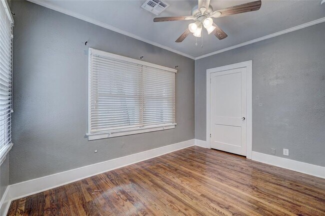 Building Photo - 3711 N Military Ave