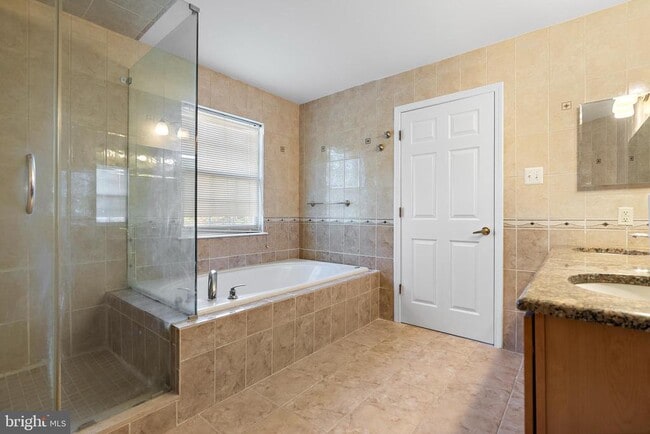 Building Photo - 123 Hearthstone Ln