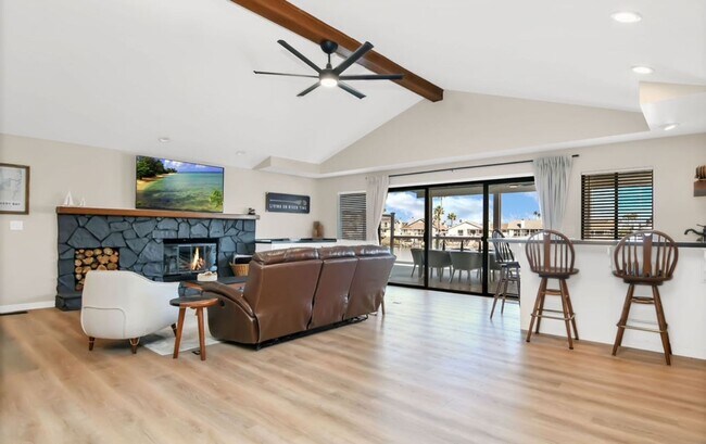 Building Photo - Beautiful Waterfront Single Story Home