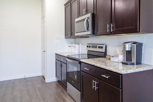 Building Photo - 10022 Spice Ln
