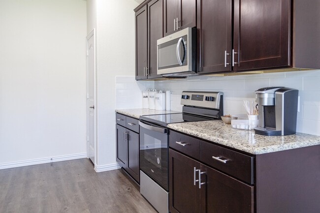 Building Photo - 10025 Manzanilla Ave