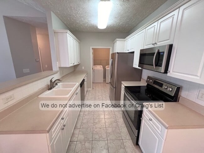 Building Photo - Woodland Village- Bardstown Court