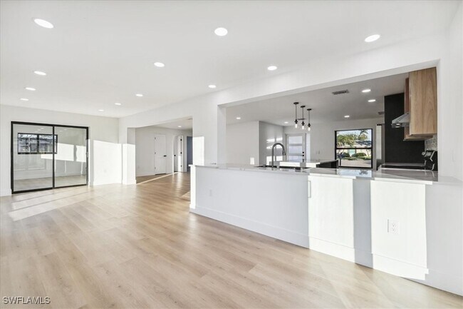 Building Photo - 4419 N Bay Cir