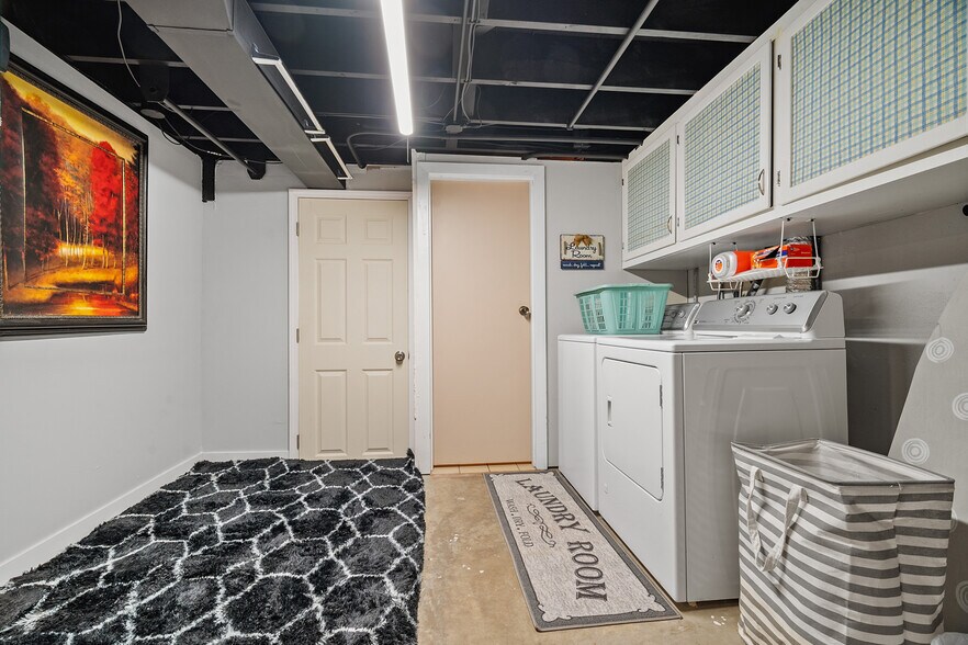 Building Photo - 1077 Liberty St