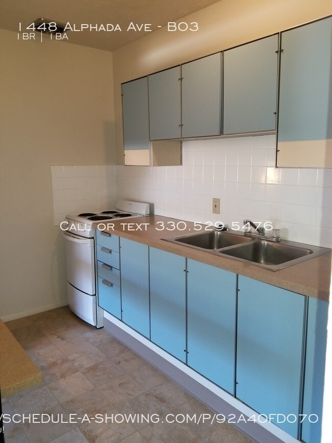 Building Photo - 1448 Alphada Ave