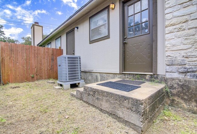 Building Photo - 9624 Sugar Hill Dr