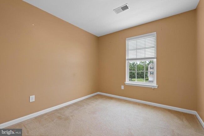 Building Photo - 110 Topaz Dr