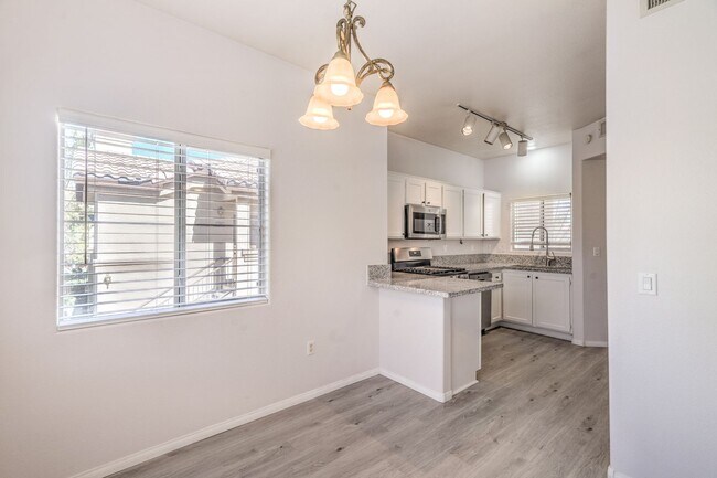 Building Photo - Condo on 2nd floor - Move-in Ready - 3 bed...