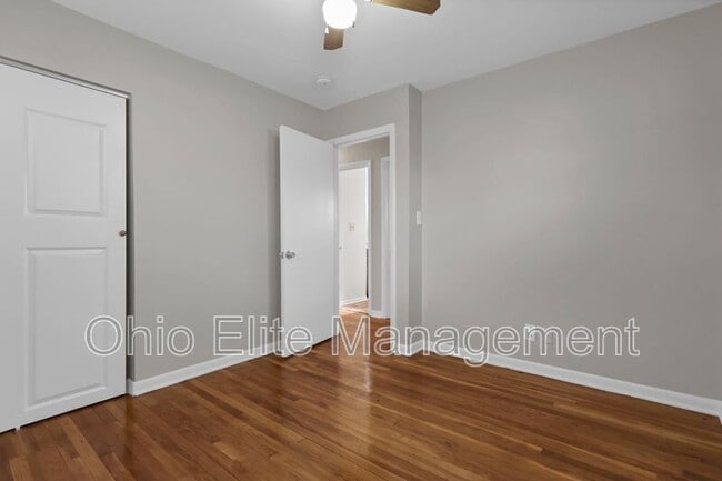 Building Photo - 1028 S Harris Ave