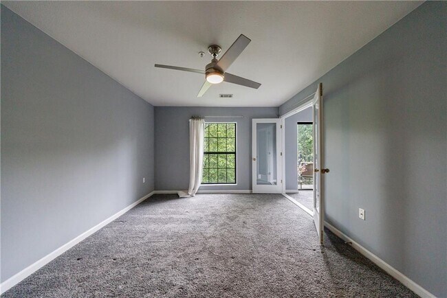 Building Photo - 27306 Plantation Dr NE