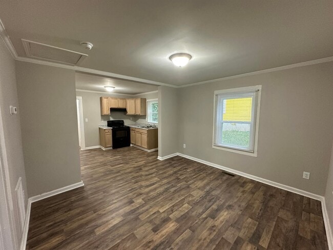 Building Photo - 416 Airline Ext