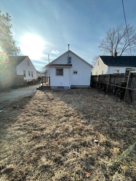 Building Photo - 23352 Hoover Ave