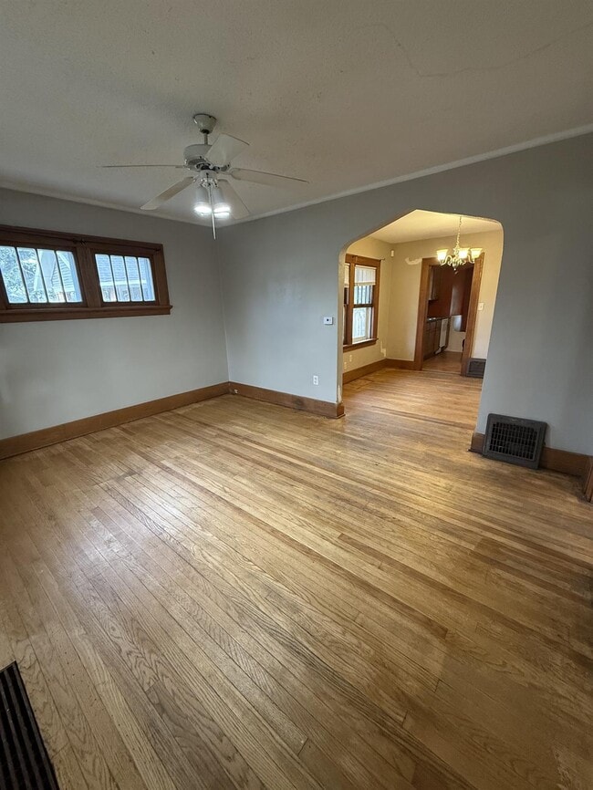 Building Photo - 2417 E Ave NE