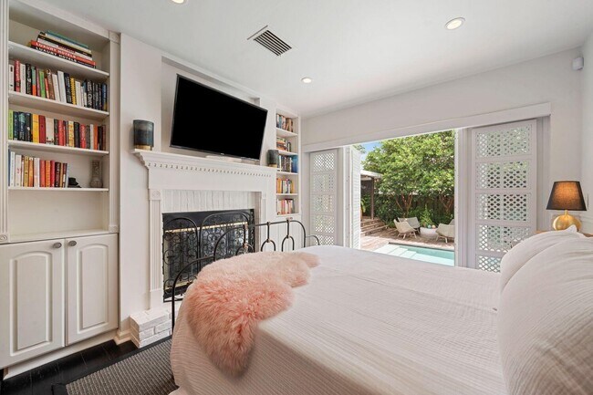 Building Photo - 302 NW 16th St