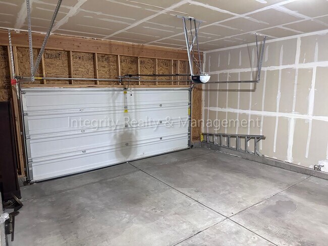 Building Photo - 3762 Cadence Dr