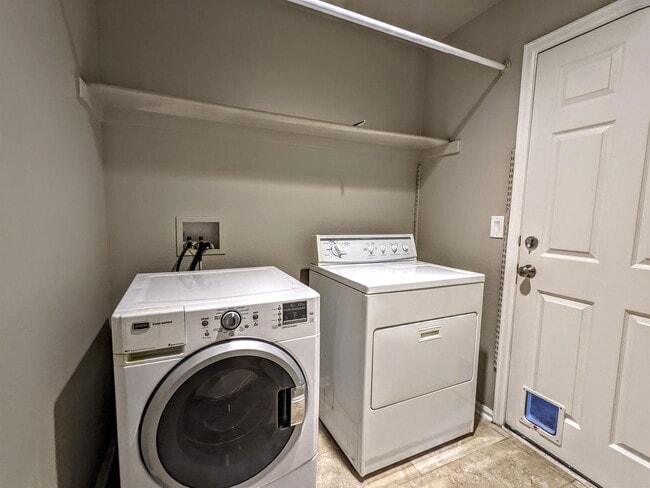 Building Photo - 3802 Glenarbor Ln