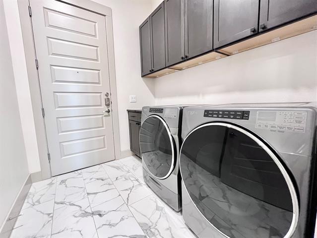 Building Photo - 3330 Oak Grove Ave