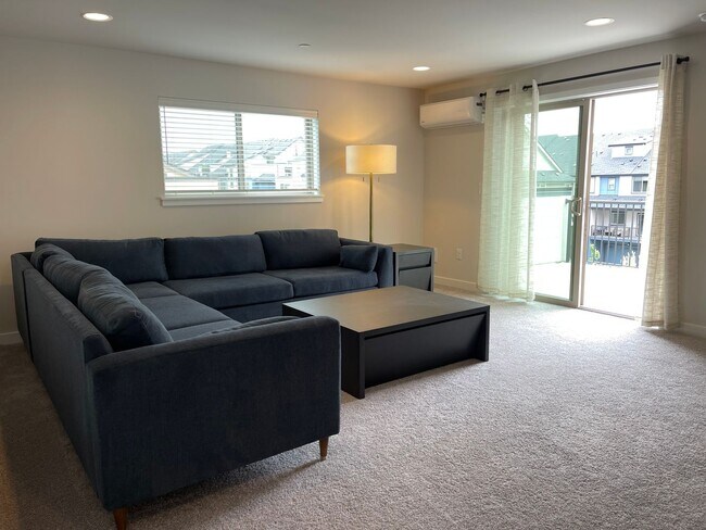 Building Photo - CLICK "REQUEST A TOUR" NOW!