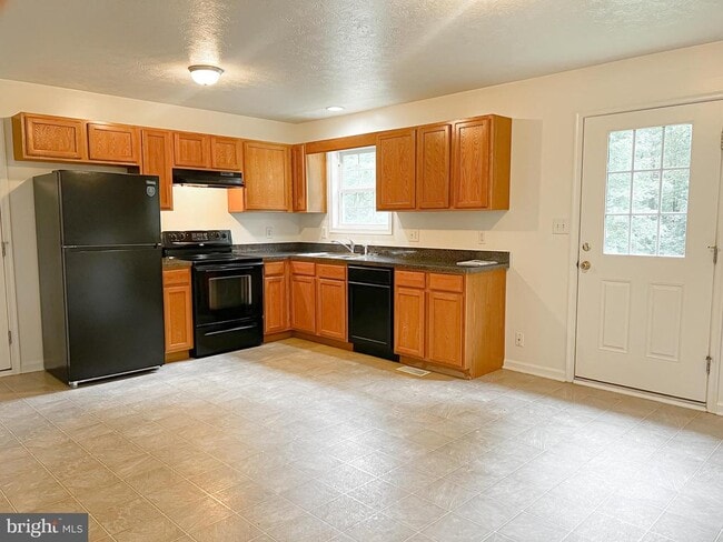 Building Photo - 104 Basin Dr