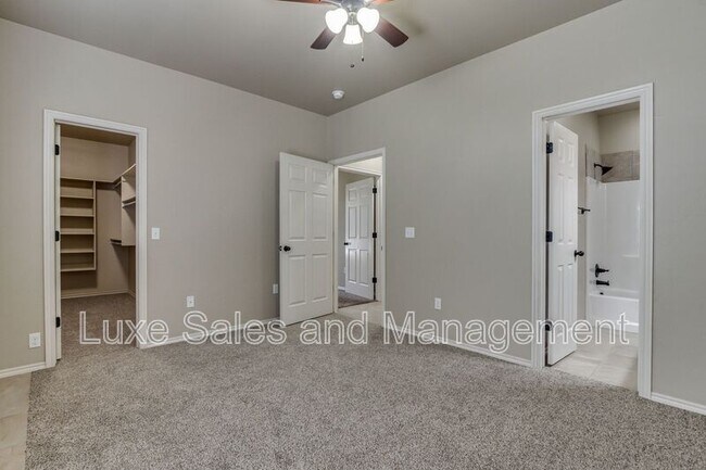 Building Photo - 1308 Garden Gate Dr
