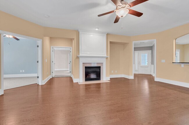 Building Photo - Del Webb Lake Providence Home