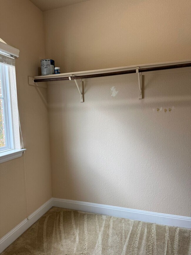 Building Photo - 517 Whittmen Ave