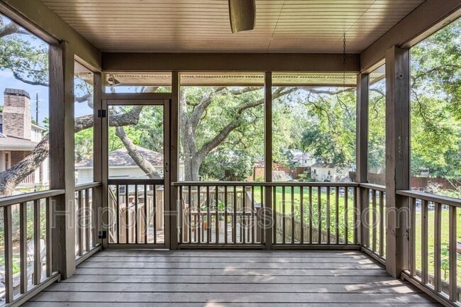 Building Photo - 236 Bayview Drive