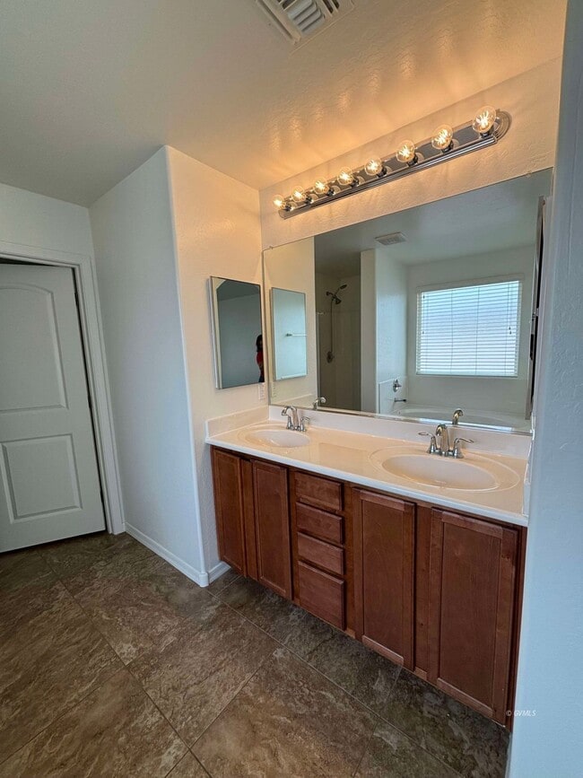 Building Photo - 1554 Verado Dr