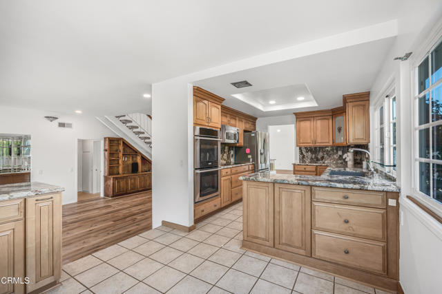 Building Photo - 327 Bethany St