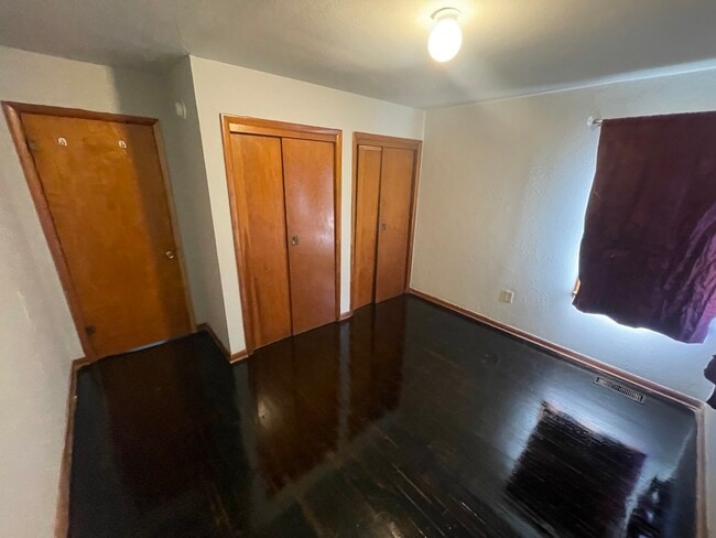 Building Photo - 100 County Rd 1110 E