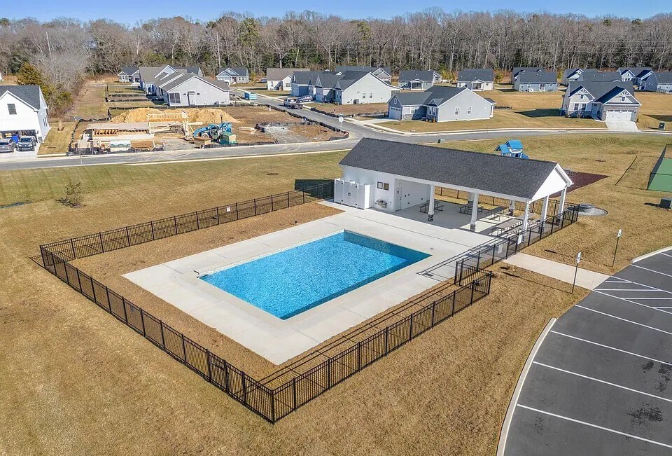 Building Photo - 22420 Jayda Dr