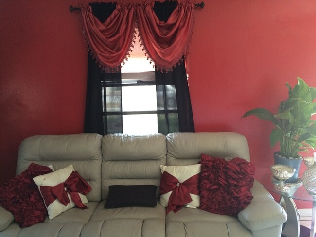 Building Photo - 2-1 house