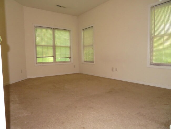 Building Photo - 8809 Fairview Bluff