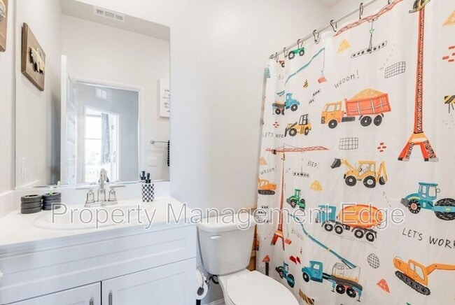 Building Photo - 40709 Melrose Dr