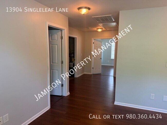 Building Photo - 13904 Singleleaf Lane