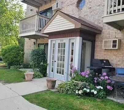 Building Photo - 448 E Osage Ln