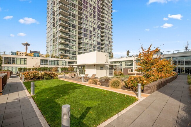 Building Photo - Stellar Denny Triangle Luxury Condo