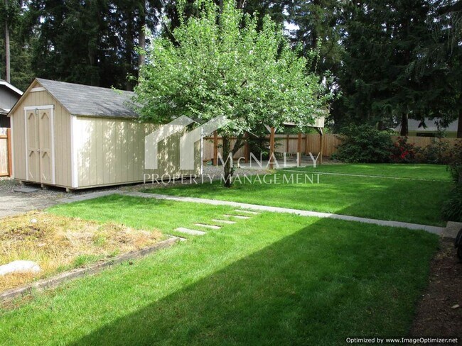 Building Photo - Charming 3-Bedroom Rambler with Spacious Backyard