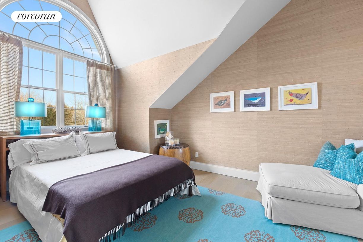 Building Photo - 8 Whispering Fields Ct