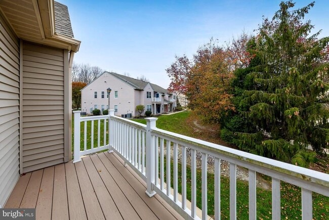 Building Photo - 56 Crestmont Dr