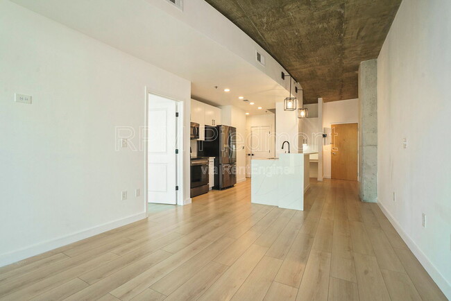 Building Photo - 250 Pharr Rd NE