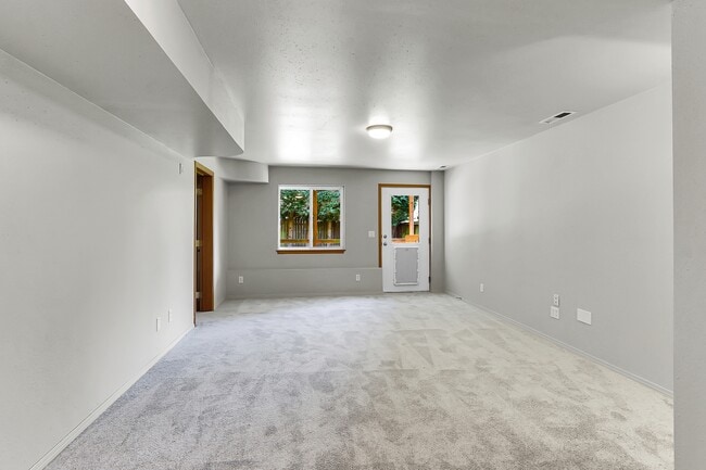 Building Photo - 915 Cleveland Ave