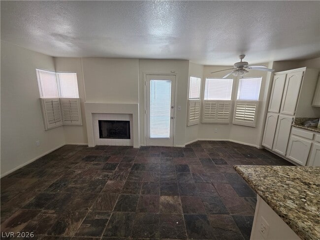 Building Photo - 8008 Dover Shores Ave