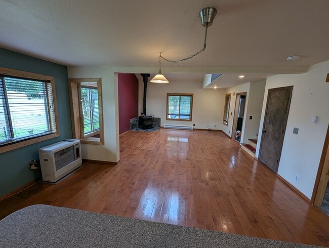 Building Photo - 8496 Thunder Mountain Rd