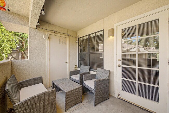 Building Photo - 6885 E Cochise Rd
